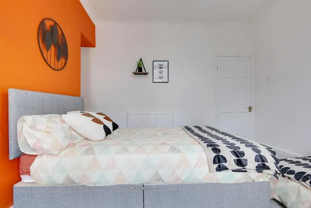 Cosy Home In Newland Avenue Area Kingston upon Hull Holiday home