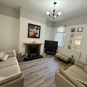  Holiday home Westview House By Sasco United Kingdom